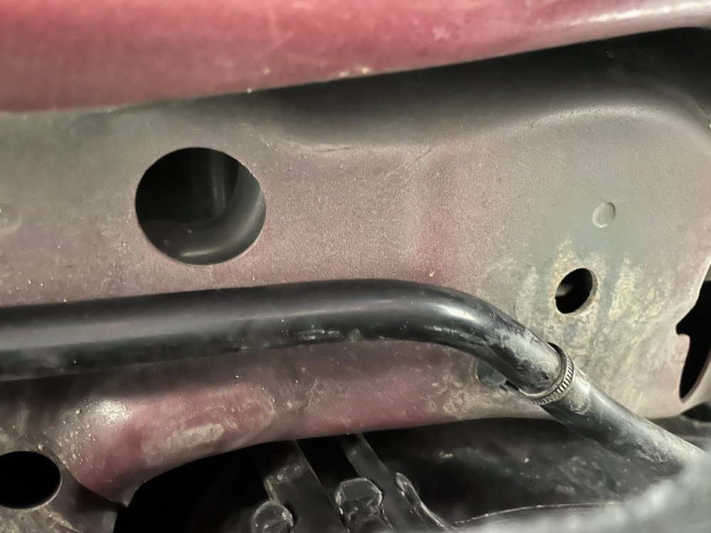 2020_Ford_Escape_Hybrid_driver_rear_mount_holes_picture_2.jpg